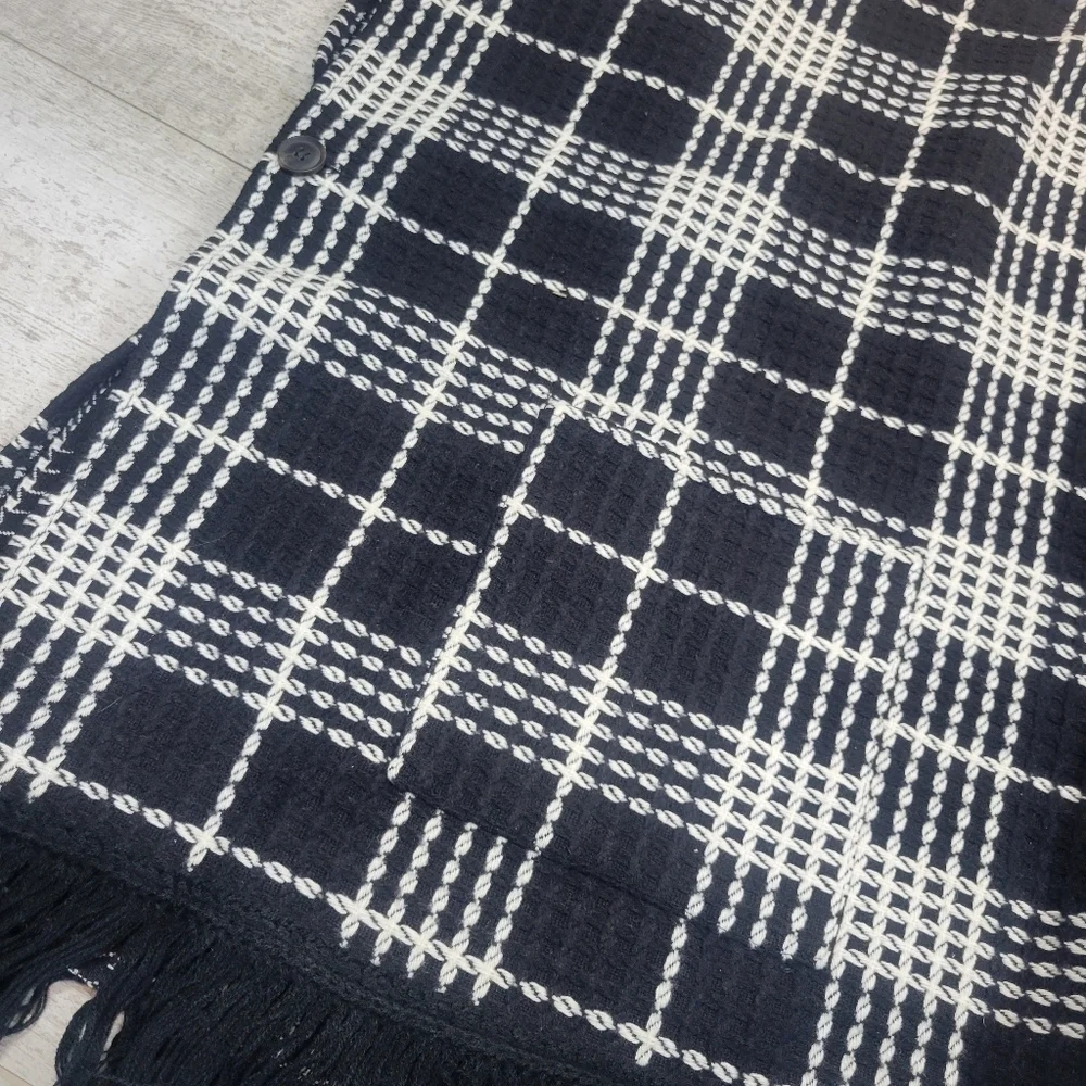 HYFVE Hooded Poncho Black & White with Fringe
